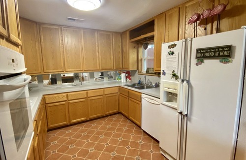 Kingsland House | Available Labor Day Wknd! Relax and Unwind at our Quiet LBJ Llano River Retreat