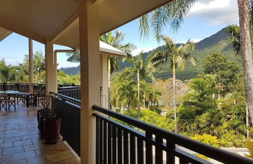 Redlynch House | Avalon, Redlynch - Space, comfort & privacy for Family holiday get-togethers