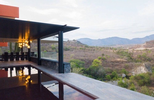 Colima House | AVE DEL RISCO HOUSE (Luxurious Oasis)