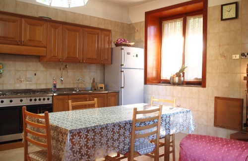 Quadrelle Apartment | Avellino Apartment in a quiet and safe hillside village - "Villa Palmira"