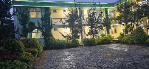 Nifas Silk-Lafto House | Avi-Pension