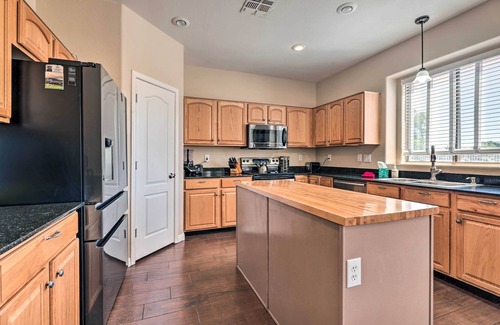 Crystal Gardens House | Avondale Abode: Pool, Lake Views & On-Site Fishing