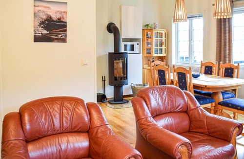 Roldal Apartment | Awaiting you is a cozy maisonette apartments with balcony and magnificent mountain views.