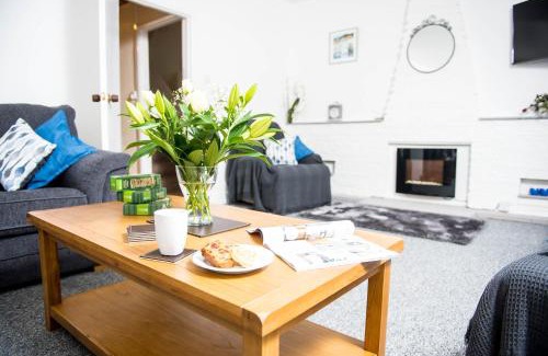 Saint Clears House | Awel Taf- Central cottage ideal for families, with parking