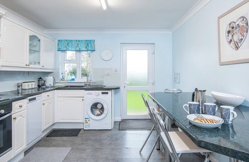 Stackpole Cottage | Awel y Mor, Holiday home Stackpole, Sleeps 6, 3 bedrooms, bathrooms