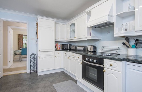 Stackpole Cottage | Awel y Mor, Holiday home Stackpole, Sleeps 6, 3 bedrooms, bathrooms