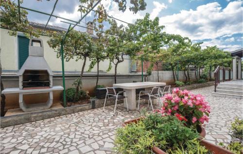 Gregovica Apartment | Awesome Apartment In Pula With Wifi