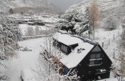 Arthur's Point Cottage | Awesome Arthurs Point Barnhouse