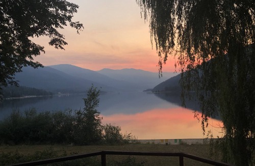 Nelson House | Awesome Beach House on Kootenay Lake in Nelson