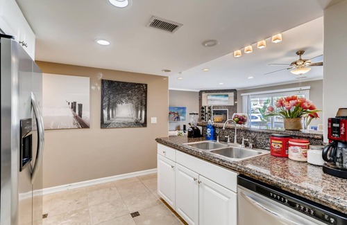Santa Ana Heights House | Awesome Family Friendly Beach Home - 1 Block To Ocean - 3BR/2BATH - Self Check In! (C1)