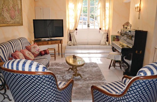 Canals House | Awesome home in Canals w/ 2 Bedrooms