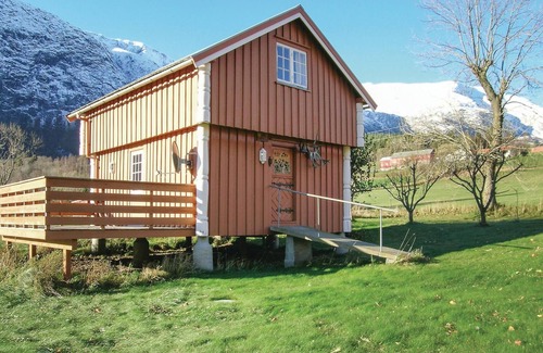 Nesset House | Awesome home in Eresfjord