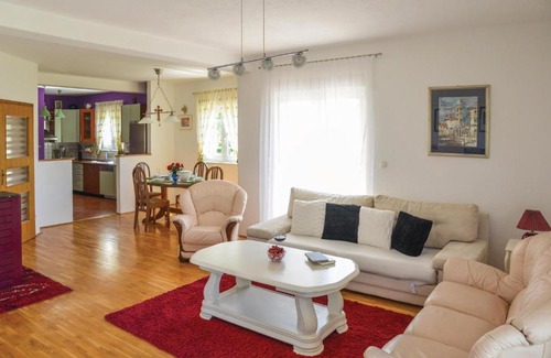 Imotski House | Awesome Home In Gornji Vinjani With 3 Bedrooms, Wifi And Outdoor Swimming Pool