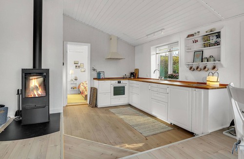 Hejsager Strand House | Awesome home in Haderslev with kitchen