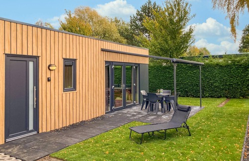 Heinkenszand House | Awesome home in Heinkenszand with WiFi