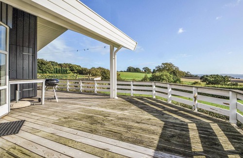 Hejlsminde Strand House | Awesome home in Hejls with sauna