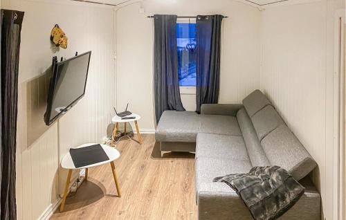 Dyroy Municipality House | Awesome Home In Kråkrøhamn