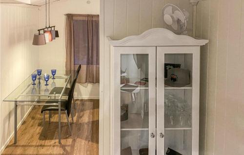 Dyroy Municipality House | Awesome Home In Kråkrøhamn