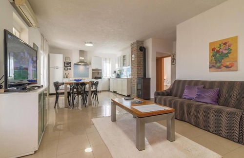 Velim House | Awesome home in Krkovic with sauna