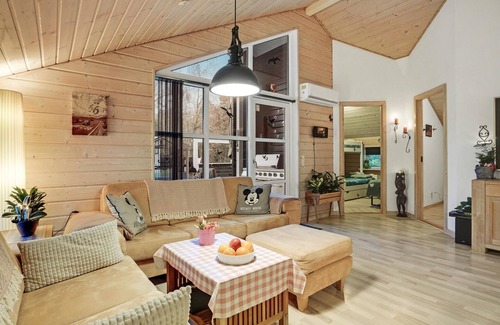 Ørsted House | Awesome home in ørsted with WiFi