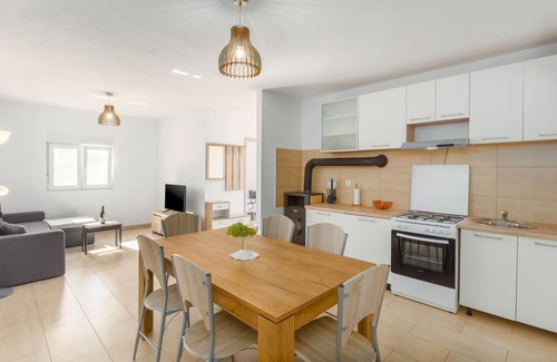 Pavicini House | Awesome home in Segotici