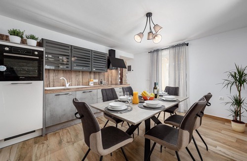Jursici House | Awesome home in Svetvincenat
