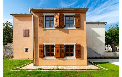 Svetvincenat House | Awesome Home In Svetvincenat With Wifi