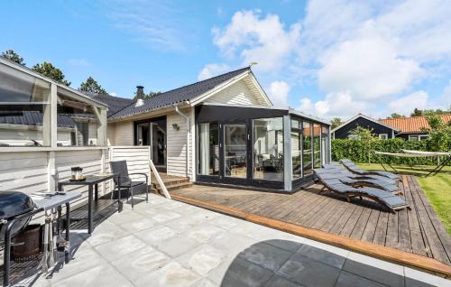 Thorsminde House | Awesome Home In Vemb With Kitchen