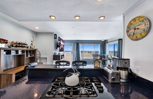 Hermosa Beach Condo | Awesome ON THE STRAND Hermosa Property. Stay at the last home before Hawaii