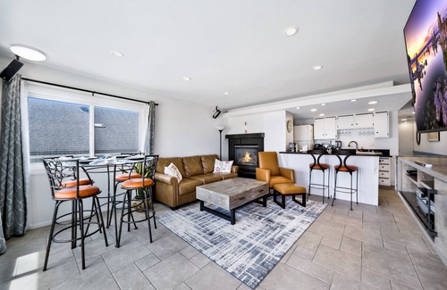 Hermosa Beach Condo | Awesome ON THE STRAND Hermosa Property. Stay at the last home before Hawaii