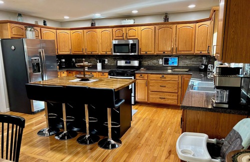 Black Bear Falls House | Awesome Outdoor Area, 2 Living Rooms, Arcade game, Smart TVs, King Beds, Hot tub
