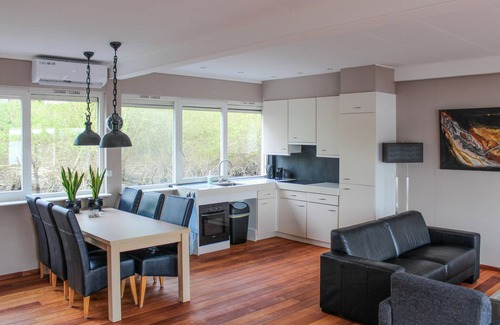 Lith Boat Rental | Awesome ship in Lith with kitchen