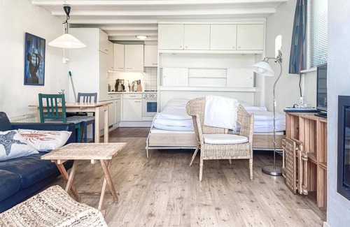Bergen aan Zee House | Awesome (sta)caravan in Bergen aan Zee