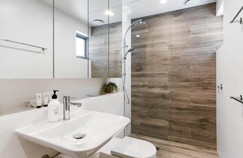 Bondi Apartment | Azure Apartments Bondi by Urban Rest