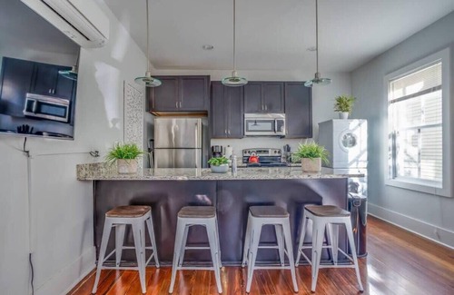 Downtown Charleston House | Azure Haven | Carriage Home Near King St + Parking