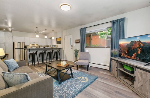 Old Town Condo | Azure Suite | Walkable Old Town Condo w/Park View