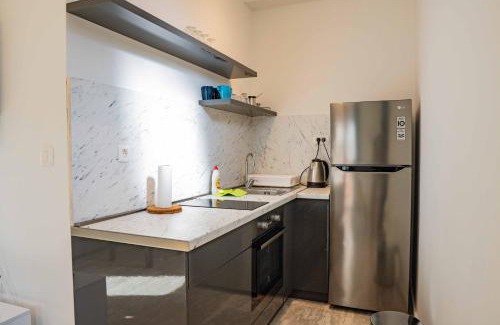 Donja Lastva Apartment | Azzuro - Cozy Studio with Balcony near Beach