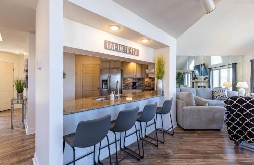 Table Rock Villa | B 32-1 Spacious Villa Close to Pool
