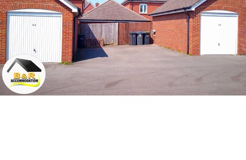 Amesbury House | ⭐B and R Serviced Accommodation and Apartments Amesbury⭐ Archer house