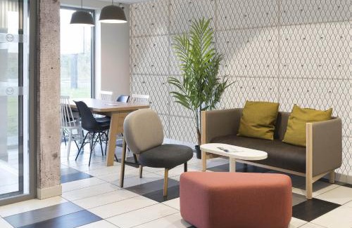 Laval Hotel | B&B HOTEL Laval Ouest