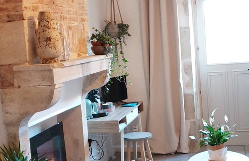 Bellenaves Bed & Breakfast | B&B Maison Balady