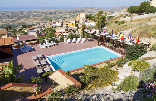 Agrigento House | B&B MonteMare-Apartment on the 2nd floor for 16 people