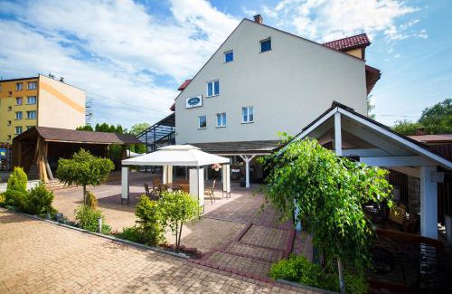 Brzezinka House | B&M Guesthouse