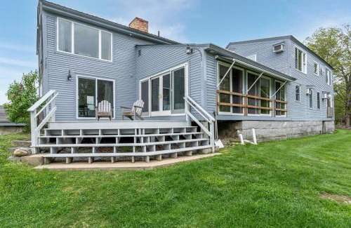Loudon Apartment | B - Porch Suite on Miles Smith Farm