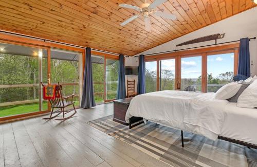 Loudon Apartment | B - Porch Suite on Miles Smith Farm