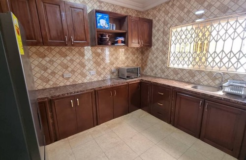 Cape Coast House | B's Classic and Cozy - Apt #2