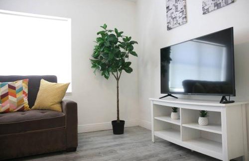 Edgewater Apartment | B05 Nicest 1 bedroom APT in Midtown Miami