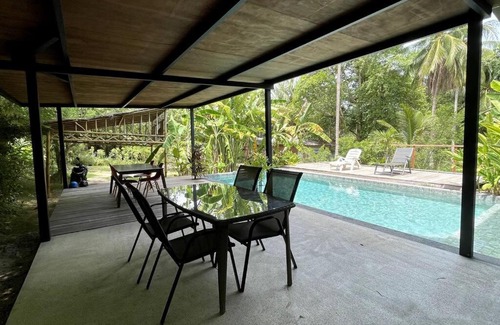 Hin Hong Villa | Baan Thanot, a private villa with swimming pool.