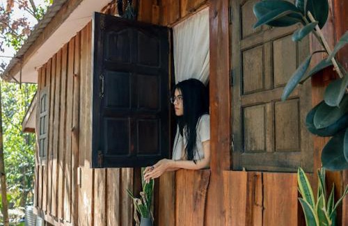 Bung Khong Long House | Baanlamun
