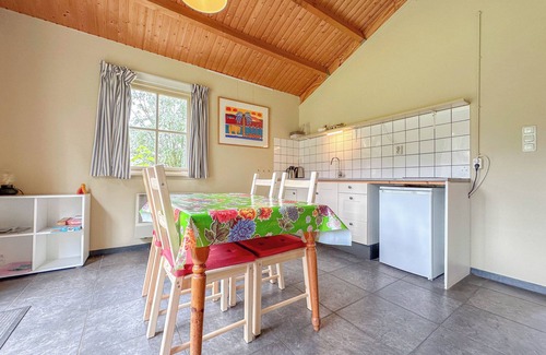 Lage Zwaluwe House | Back to basic nature cottage near the Biesbosch